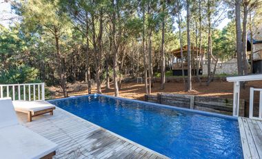 VENTA CASA COSTA ESMERALDA, BARRIO MARÍTIMO III, LOTE AL 100, 5 AMBIENTES