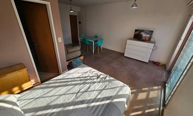 ALQUILER TEMPORARIO EN CASTELAR - ALQUILER  AMOBLADO!