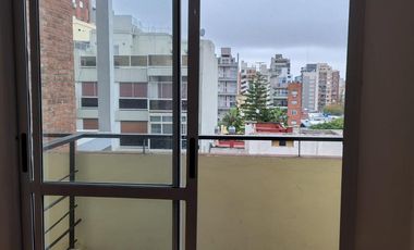 Departamento en  BUEN ESTADO AL FRENTE