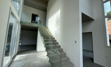 Casa en venta - 4 Dormitorios 3 Baños - Pinamar