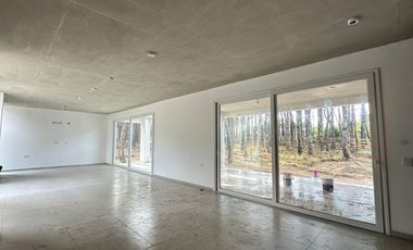 Casa en venta - 4 Dormitorios 3 Baños - Pinamar