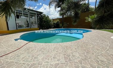 CASA EN RENTA EN EL CENTRO DE TEQUSQUIAPAN. Yodi