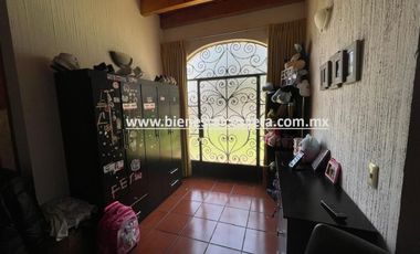 CASA EN RENTA EN EL CENTRO DE TEQUSQUIAPAN. Yodi