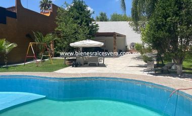 CASA EN RENTA EN EL CENTRO DE TEQUSQUIAPAN. Yodi