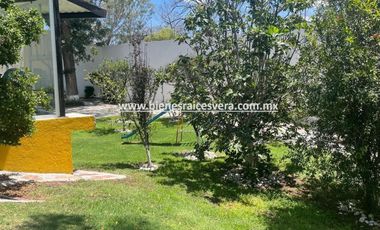 CASA EN RENTA EN EL CENTRO DE TEQUSQUIAPAN. Yodi