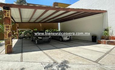 CASA EN RENTA EN EL CENTRO DE TEQUSQUIAPAN. Yodi