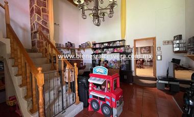 CASA EN RENTA EN EL CENTRO DE TEQUSQUIAPAN. Yodi