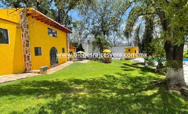 CASA EN RENTA EN EL CENTRO DE TEQUSQUIAPAN. Yodi