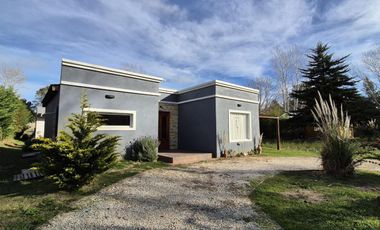 Casa en venta - 3 Dormitorios 2 Baños - Costa del Este