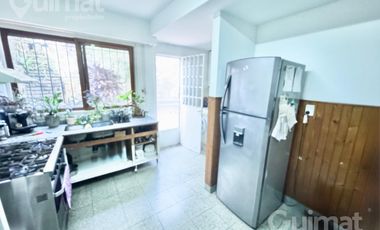 Casa en Zona Residencial de  Vicente López