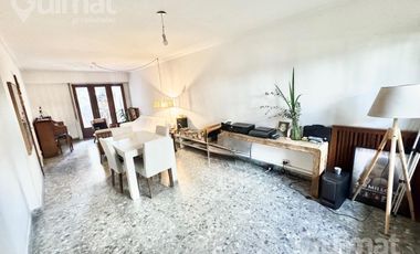 Casa en Zona Residencial de  Vicente López
