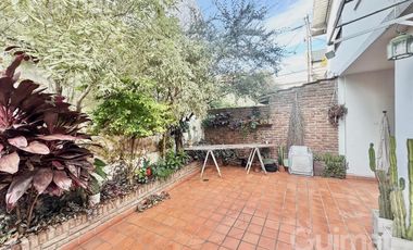 Casa en Zona Residencial de  Vicente López