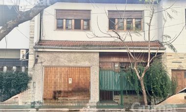 Casa en Zona Residencial de  Vicente López