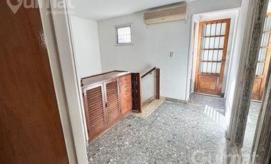 Casa en Zona Residencial de  Vicente López