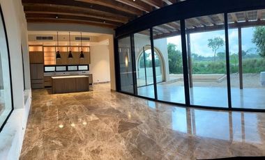 Casa en venta con vista al campo de golf en Provincia Residencial, Mérida