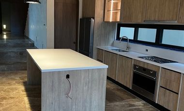 Casa en venta con vista al campo de golf en Provincia Residencial, Mérida