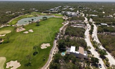 Casa en venta con vista al campo de golf en Provincia Residencial, Mérida