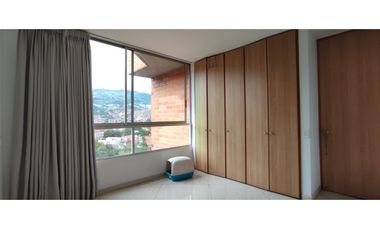 Apartamento Penthouse en venta, Almería en Medellín