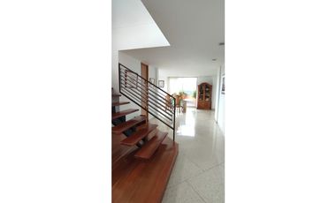 Apartamento Penthouse en venta, Almería en Medellín