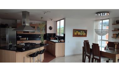 Apartamento Penthouse en venta, Almería en Medellín