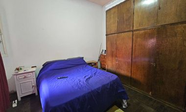 Venta casa tipo dpto en Levalle al 200 Bernal