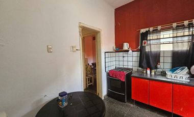 Venta casa tipo dpto en Levalle al 200 Bernal