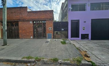 Venta casa tipo dpto en Levalle al 200 Bernal