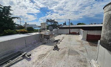 Venta casa tipo dpto en Levalle al 200 Bernal