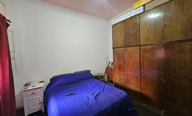 Venta casa tipo dpto en Levalle al 200 Bernal