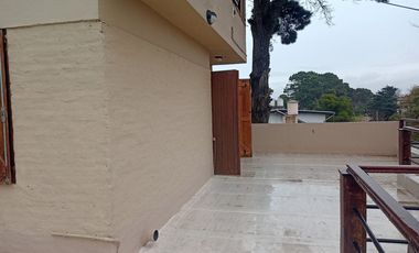 CASA VENTA VILLA GESELL DOS CASAS