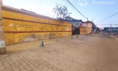 Estacionamiento en Venta en Sitio esquina 700m2, sin construcción, estacionamiento en Aldunate calle comercial, frente al Puerto.