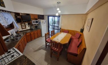 VENTA CASA 4 AMB CON QUINCHO Y PATIO