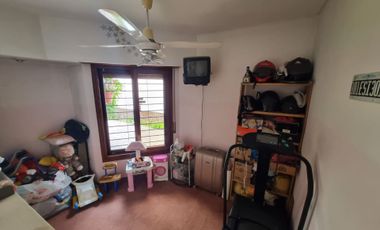 VENTA CASA 4 AMB CON QUINCHO Y PATIO