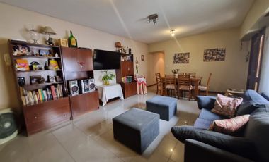 VENTA CASA 4 AMB CON QUINCHO Y PATIO