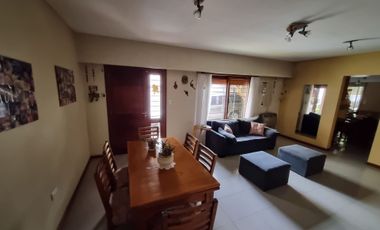 VENTA CASA 4 AMB CON QUINCHO Y PATIO