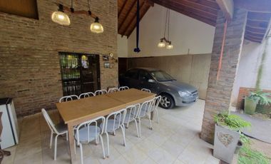 VENTA CASA 4 AMB CON QUINCHO Y PATIO