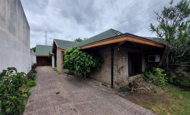 VENTA CASA 4 AMB CON QUINCHO Y PATIO