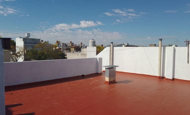 VENTA PH 3 AMBIENTES CON PATIO Y TERRAZA PROPIOS