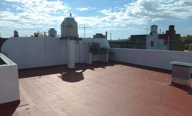 VENTA PH 3 AMBIENTES CON PATIO Y TERRAZA PROPIOS
