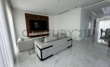 Casa de estreno con acabados de lujo en Urbanización Aires Norte