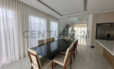 Casa de estreno con acabados de lujo en Urbanización Aires Norte