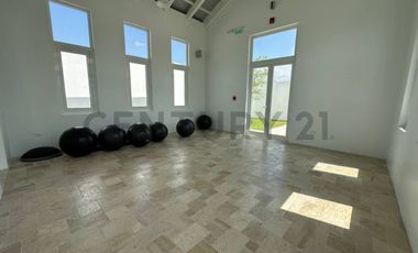 Casa de estreno con acabados de lujo en Urbanización Aires Norte