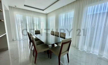 Casa de estreno con acabados de lujo en Urbanización Aires Norte