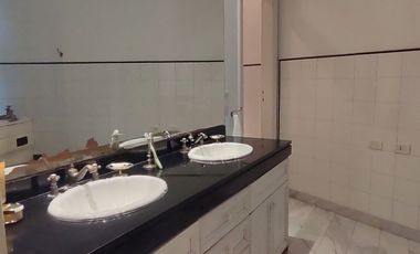 Calle 49 e/ 15 y 16 - CASA 3 dorm y cochera