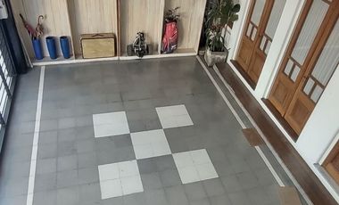 Calle 49 e/ 15 y 16 - CASA 3 dorm y cochera