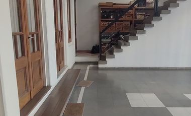 Calle 49 e/ 15 y 16 - CASA 3 dorm y cochera