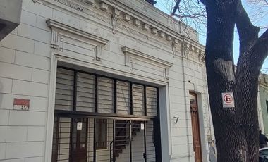 Calle 49 e/ 15 y 16 - CASA 3 dorm y cochera