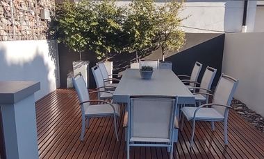 Calle 49 e/ 15 y 16 - CASA 3 dorm y cochera