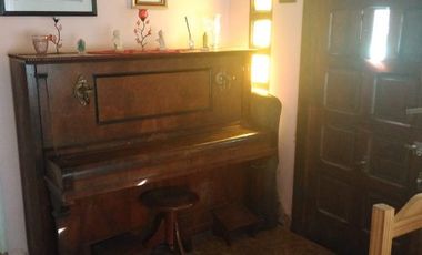 Casa con Departamento en venta en Ezpeleta Este