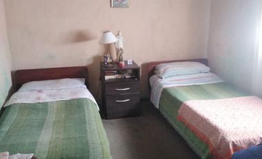 Casa con Departamento en venta en Ezpeleta Este